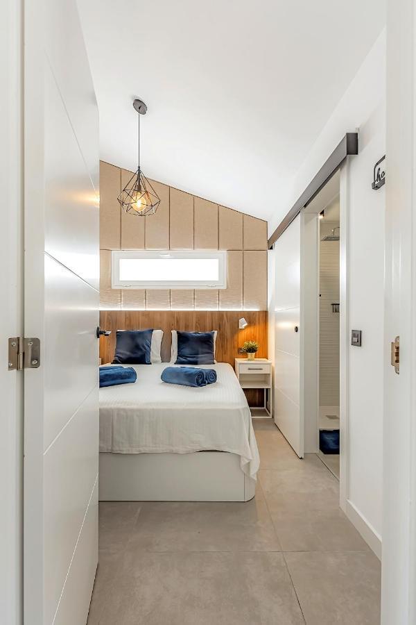 Apart Luxury Apartment In Island Village. Адехе Екстериор снимка